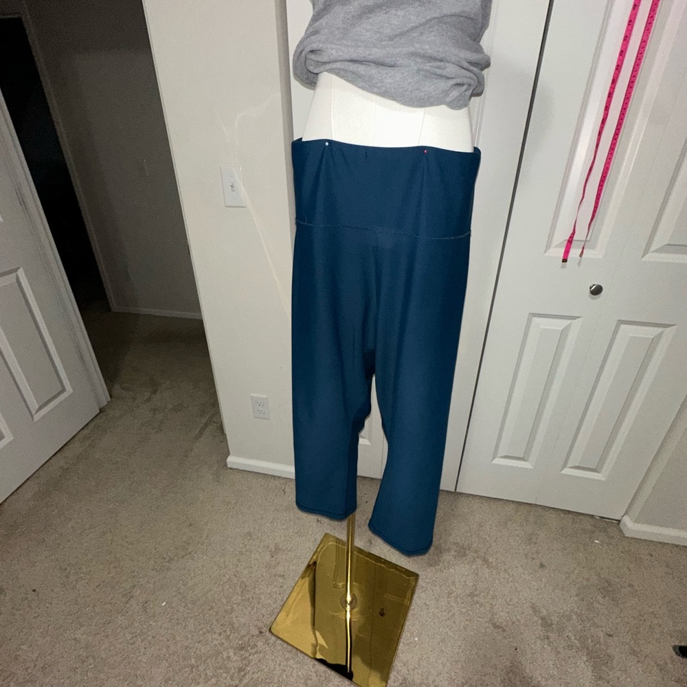 Old Navy Deep Teal Cropped Leggings